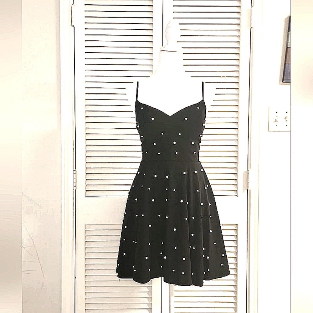 City StudiosJuniors' Sweetheart-Neck Imitation-Pearl Dress